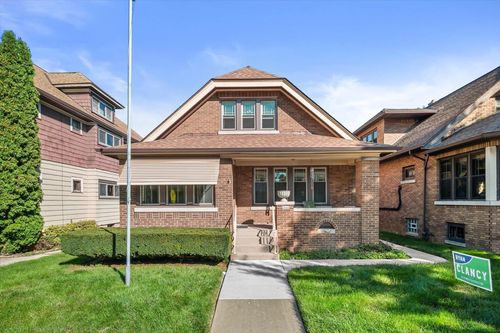 2546 S Howell Avenue, Milwaukee, WI, 53207 | Card Image
