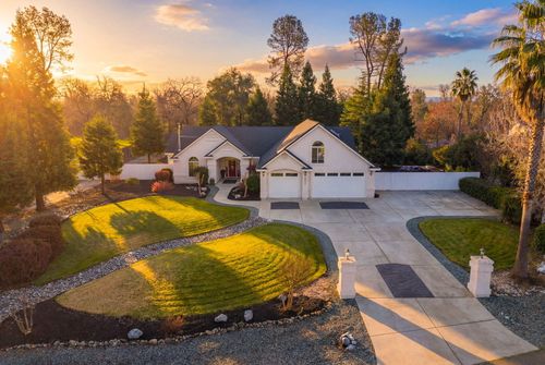 9281 Chaps Ln, Palo Cedro, CA, 96073-9707 | Card Image