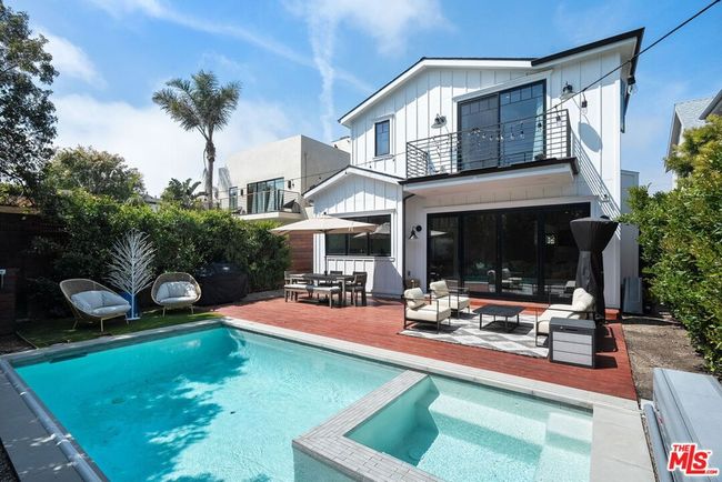 1086 Marco Pl, House other with 4 bedrooms, 4 bathrooms and 3 parking in Venice CA | Image 21