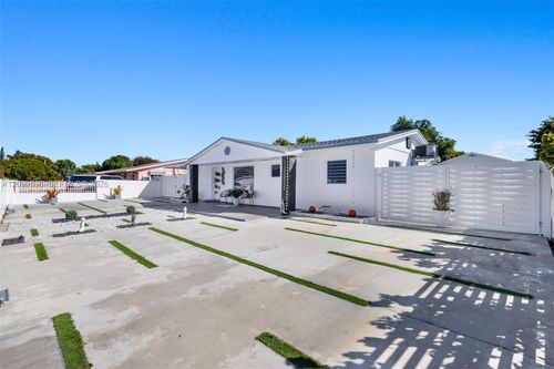 20603 Nw 44th Pl, Miami Gardens, FL, 33055-1226 | Card Image