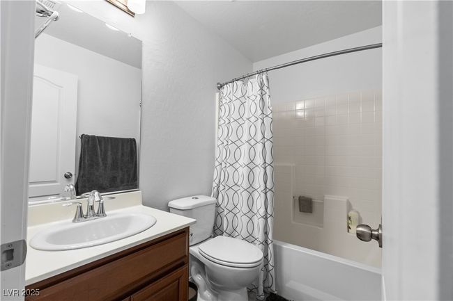 7237 Puddle Duck St, House other with 3 bedrooms, 3 bathrooms and null parking in Las Vegas NV | Image 21
