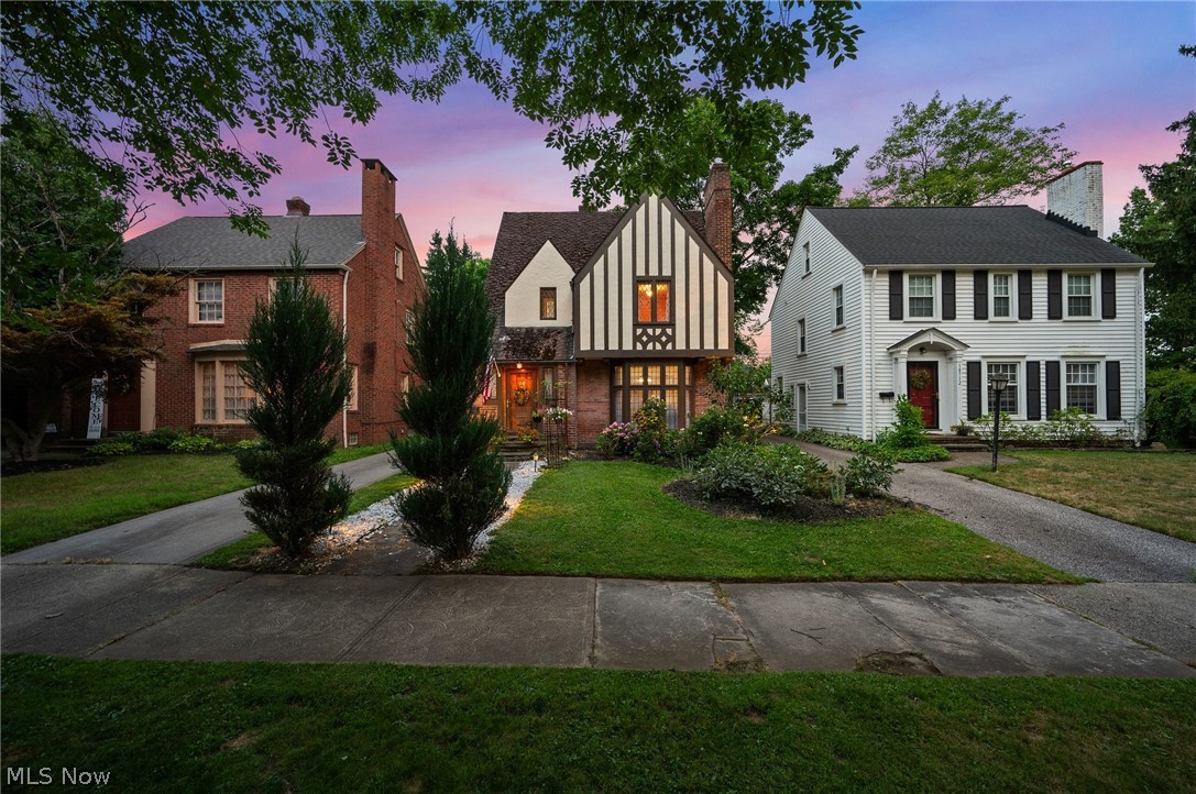 Scottsdale Blvd, Shaker Heights, OH 44122