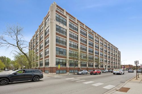 316-3963 Belmont Ave, Chicago, IL, 60618-5155 | Card Image