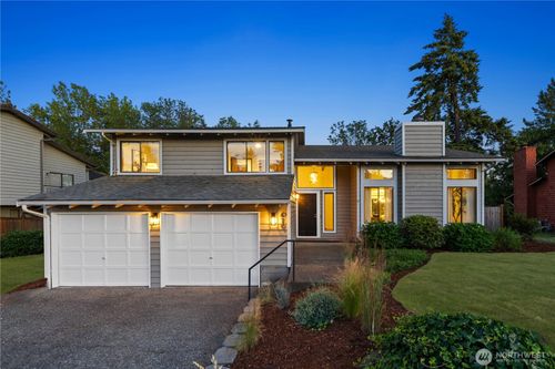 619 S 31st St, Renton, WA, 98055-5032 | Card Image