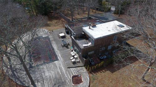 19 Fox Hollow Dr, East Quogue, NY, 11942-3618 | Card Image