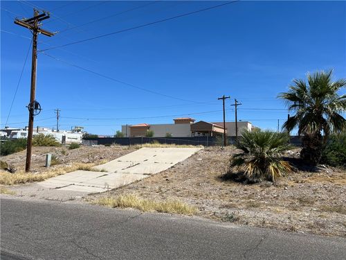 1692 Shamrock Rd, Bullhead City, AZ, 86442-7132 | Card Image