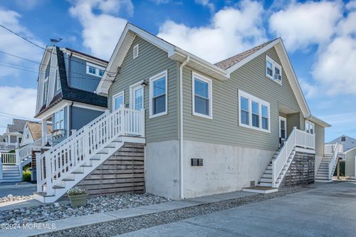 front-10 Pershing Ave, Manasquan, NJ, 08736-3214 | Card Image