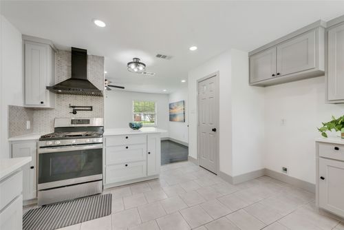 10166 San Lorenzo Dr, Dallas, TX, 75228-3337 | Card Image