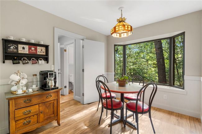 Additional Eating space | Image 14