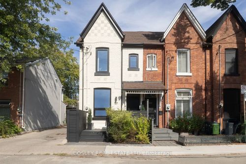 137 Munro St, Toronto, ON, M4M2B8 | Card Image
