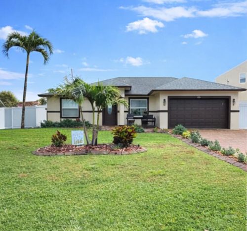 4789 Dolphin Dr, Lake Worth, FL, 33463-8154 | Card Image
