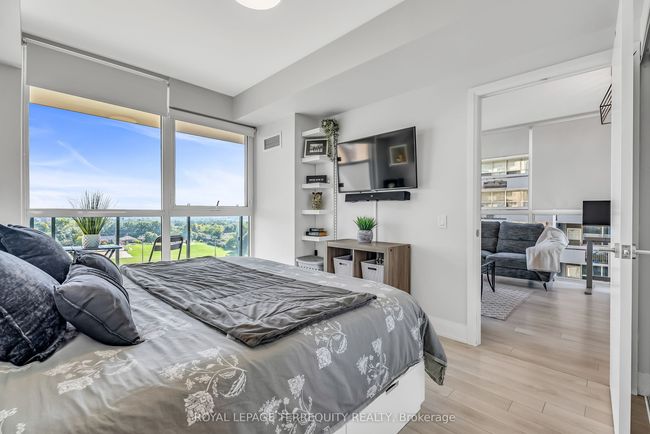 910 - 1461 Lawrence Ave W, Condo with 3 bedrooms, 3 bathrooms and null parking in Toronto ON | Image 12