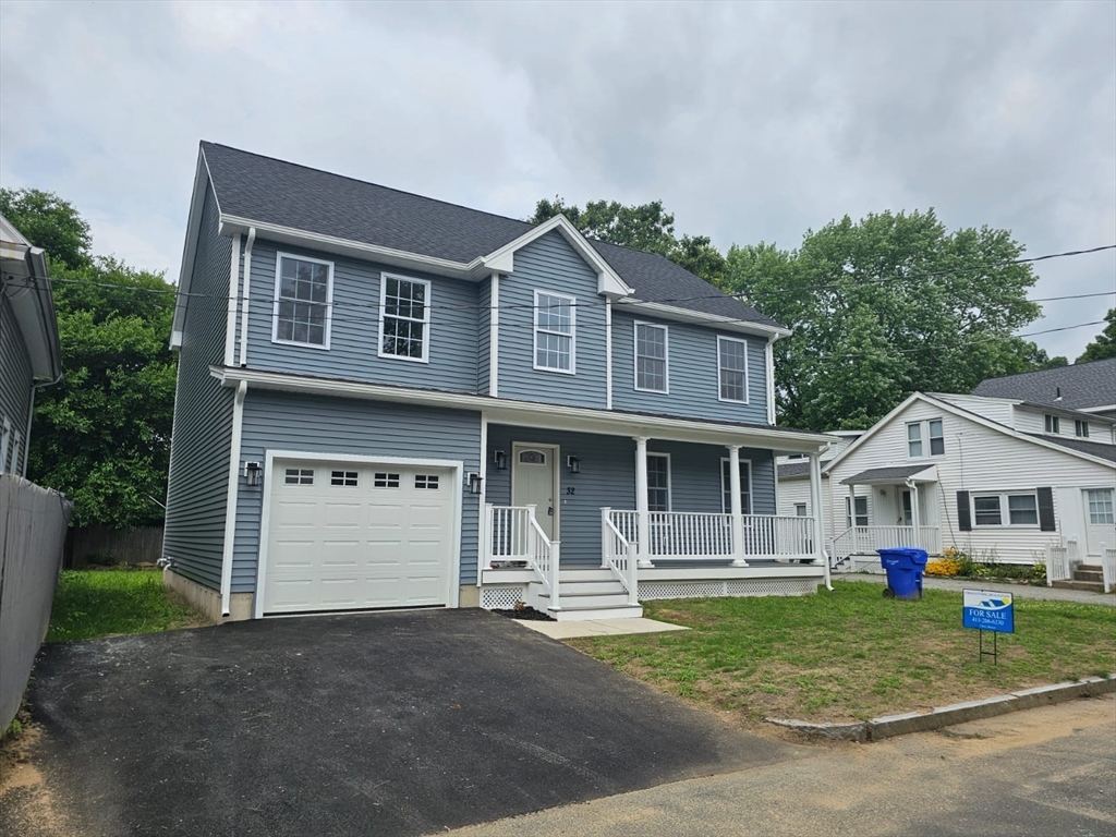Emily St, Springfield, MA 01109