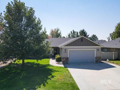 2737 Spruce Dr, Fruitland, ID, 83619-5043 | Card Image