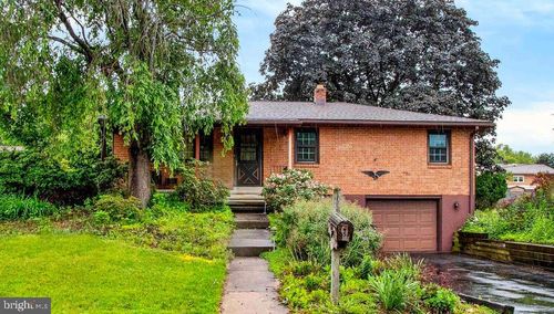 852 Rhodora Ave, READING, PA, 19605-1324 | Card Image