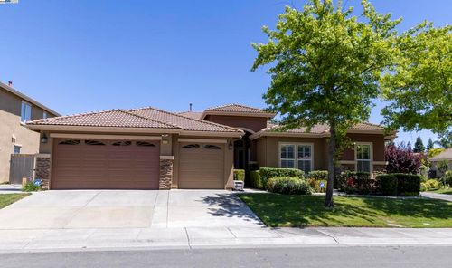5090 Archcrest Way, Sacramento, CA, 95835-1618 | Card Image