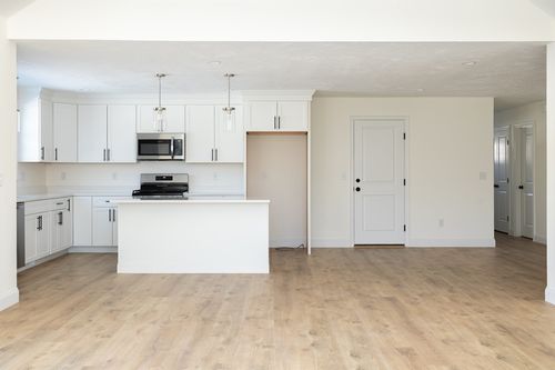 0-2 Hayley Cir, Rochester, MA, 02770-1628 | Card Image