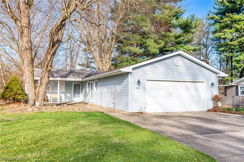 1381 Circle Hill Rd Se, North Canton, OH, 44720-4307 | Card Image