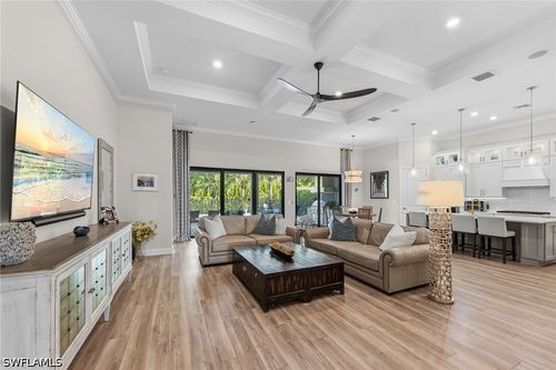 9607 Everglades Dr, NAPLES, FL, 34120-1993 | Card Image