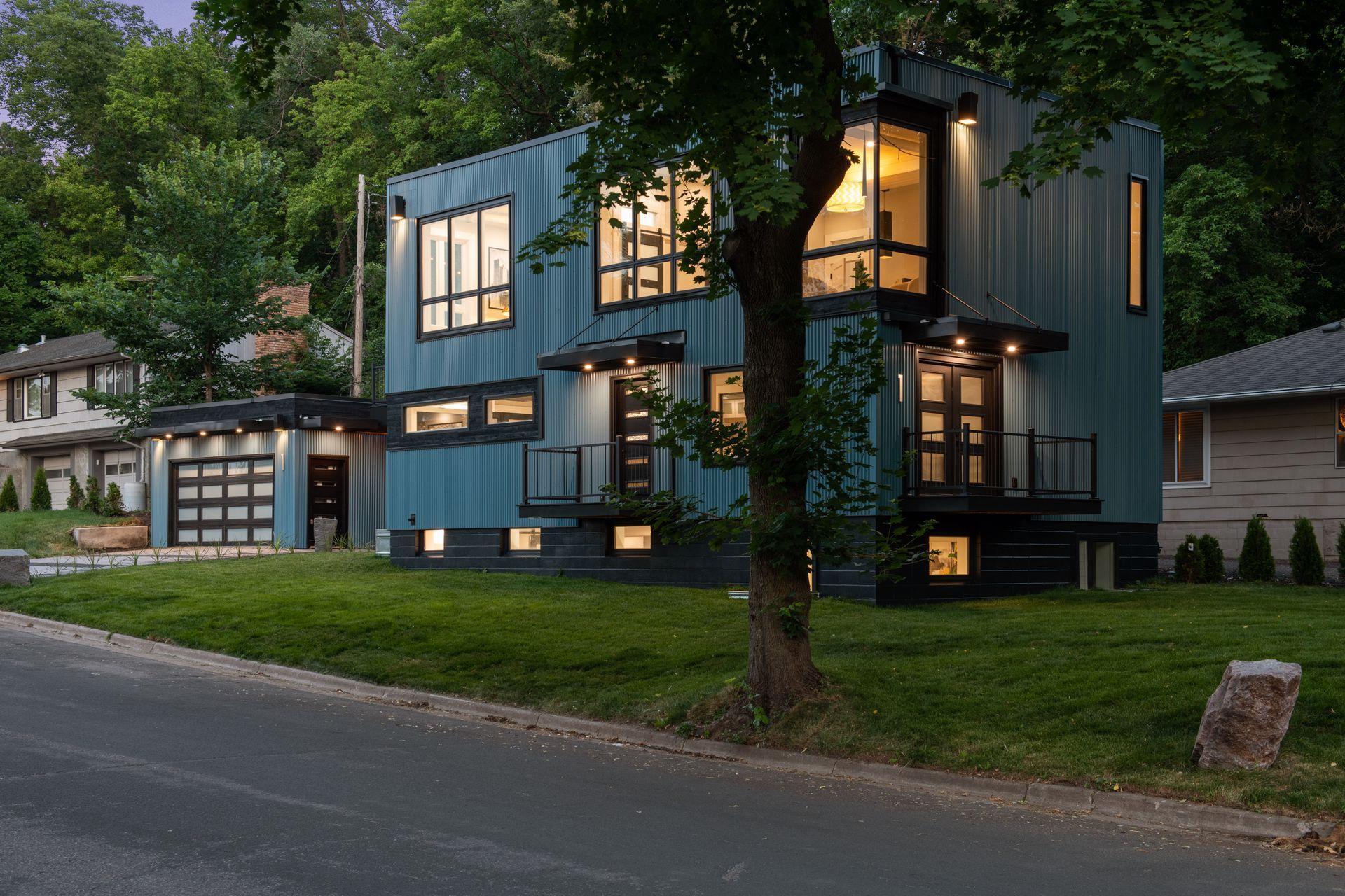 Thomas Ave, Minneapolis, MN 55405