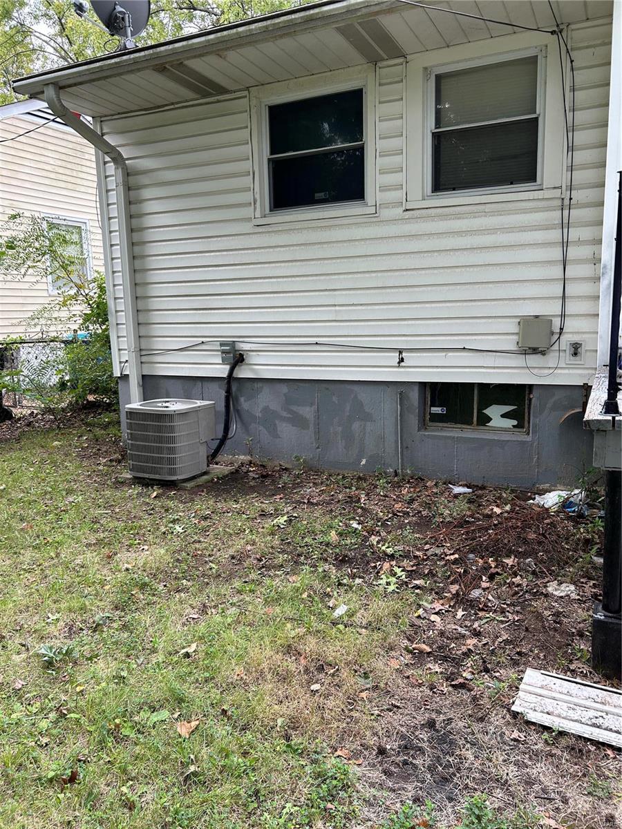 Renfrew Dr, Saint Louis, MO 63137