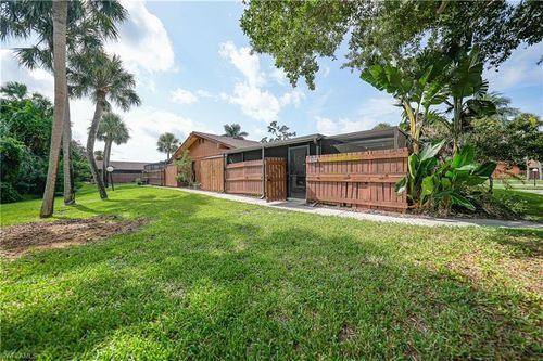 5625 Foxlake Dr, NORTH FORT MYERS, FL, 33917-5648 | Card Image