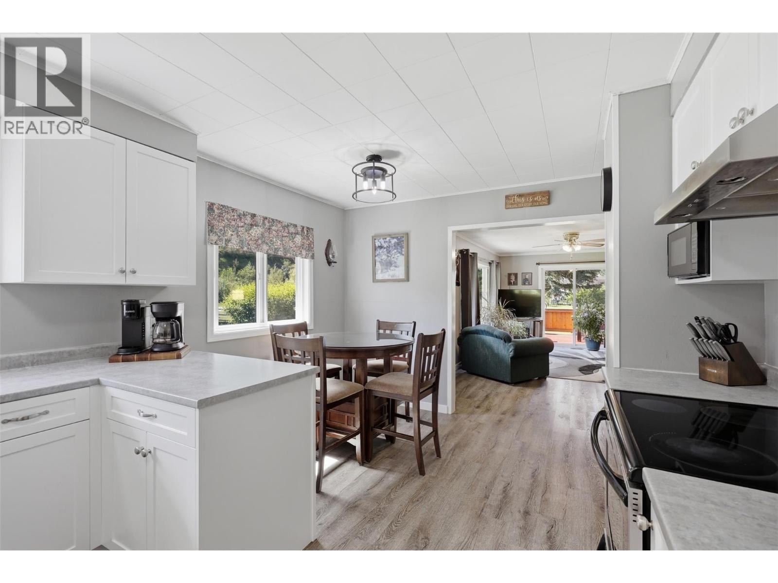Residential in Barriere 5