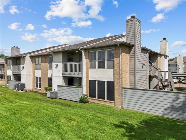 Yay!! No back neighbors + top floor = peace, privacy, and no stomping feet above! | Image 30