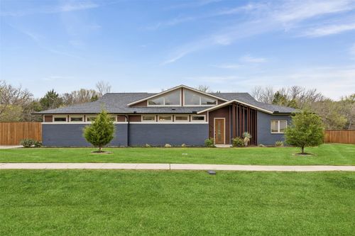 2348 Mystic Shore Dr, Cedar Hill, TX, 75104-6717 | Card Image