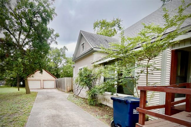 View of side of home detached garage | Image 23