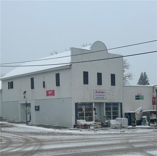 147 E Oak St, Glenwood City, WI, 54013-4232 | Card Image