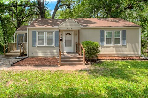 9248 Mcgee St, Kansas City, MO, 64114-3721 | Card Image