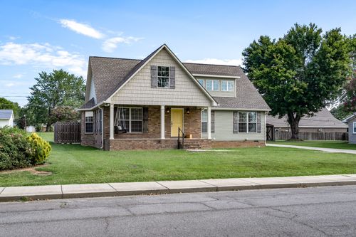 602 7th St, Lawrenceburg, TN, 38464-2814 | Card Image