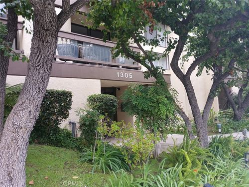1305 N Columbus Ave, Glendale, CA, 91202-1665 | Card Image