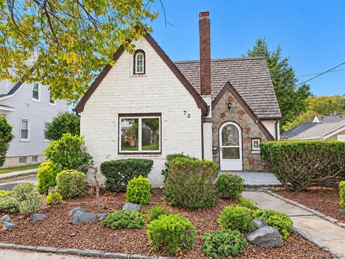 72 Primrose Ave, Floral Park, NY, 11001-2517 | Card Image