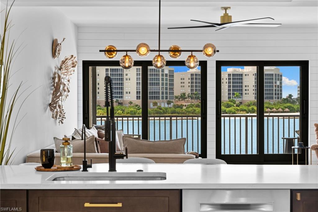 Residential in NAPLES 5
