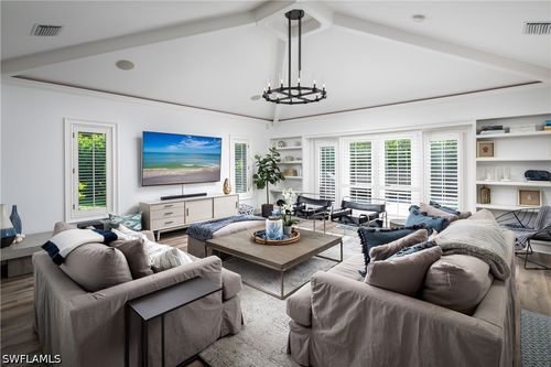 420 Palm Cir E, Naples, FL, 34102-5557 | Card Image