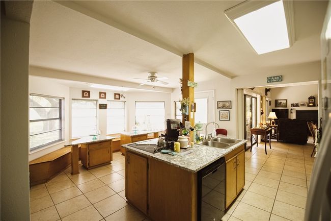 Kitchen Island & Breakfast Nook Area | Image 23