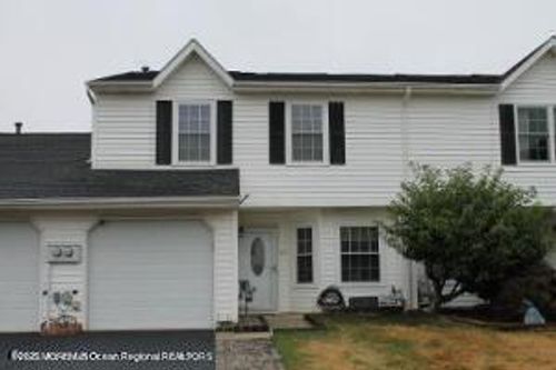 35 Seabreeze Sq, Freehold, NJ, 07728-3747 | Card Image
