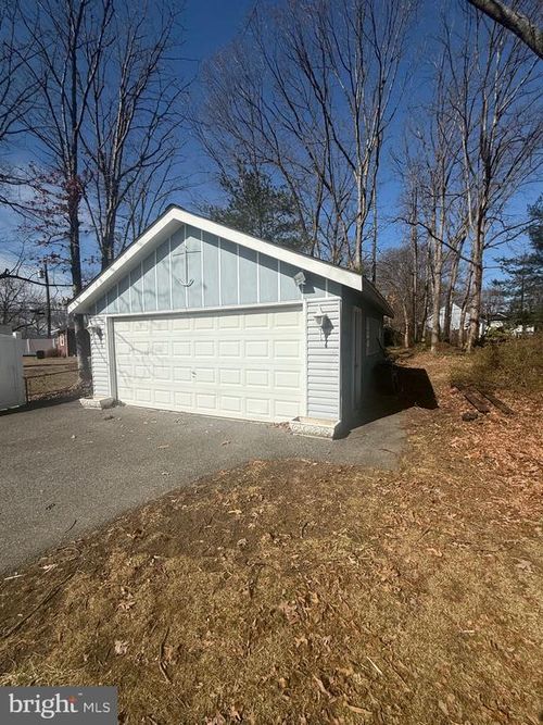 2 Stevens Rd, GLEN BURNIE, MD, 21060-7341 | Card Image