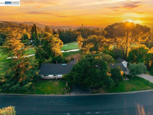 3180 Roundhill Rd, Alamo, CA, 94507-1717 | Card Image