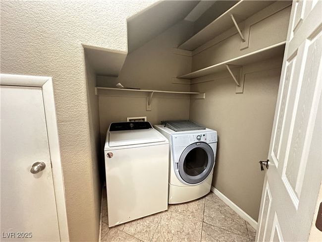 583 Siciliano St, House other with 3 bedrooms, 3 bathrooms and null parking in Las Vegas NV | Image 9