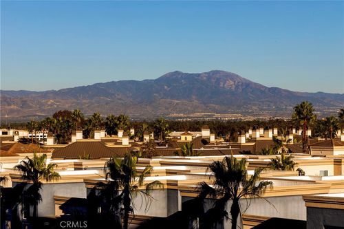 3072 Scholarship, Irvine, CA, 92612 | Card Image