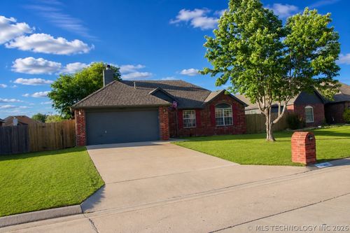 19613 39th St, Broken Arrow, OK, 74014-1384 | Card Image