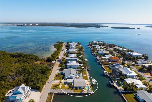 401 28th St, Holmes Beach, FL, 34217-2105 | Card Image