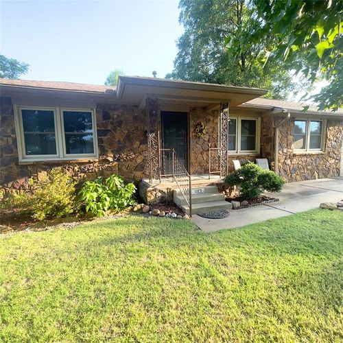 1113 E 6th St, Cushing, OK, 74023-4521 | Card Image