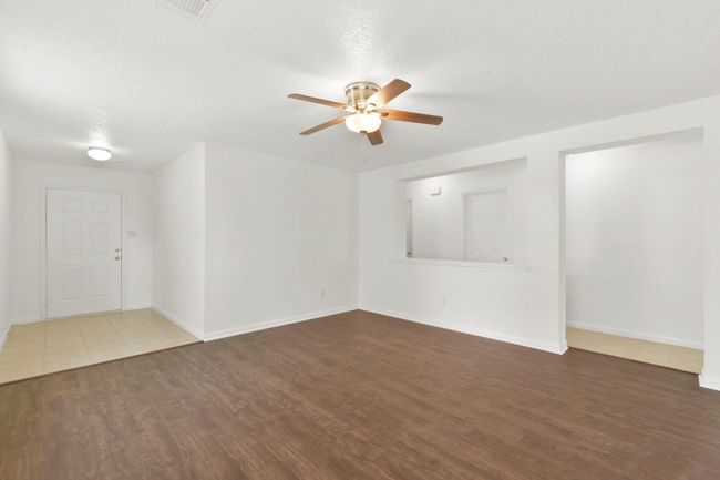 Living Room | Image 11