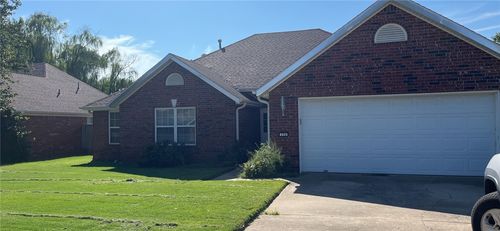 704 Glasgow Ln, Bentonville, AR, 72712-3524 | Card Image