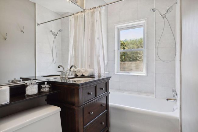 Full bath on the private level | Image 33