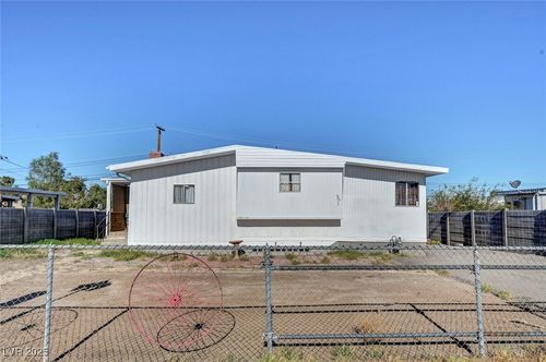 1136 Pawnee Ln, Henderson, NV, 89015-5520 | Card Image